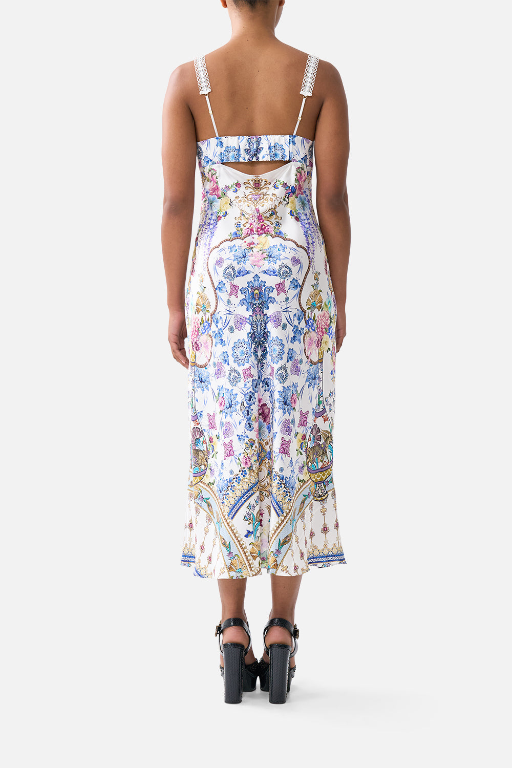 The CAMILLA STRAIGHT LEG PANT THE ARCHITECTS OF ALCÁZAR in our  print.