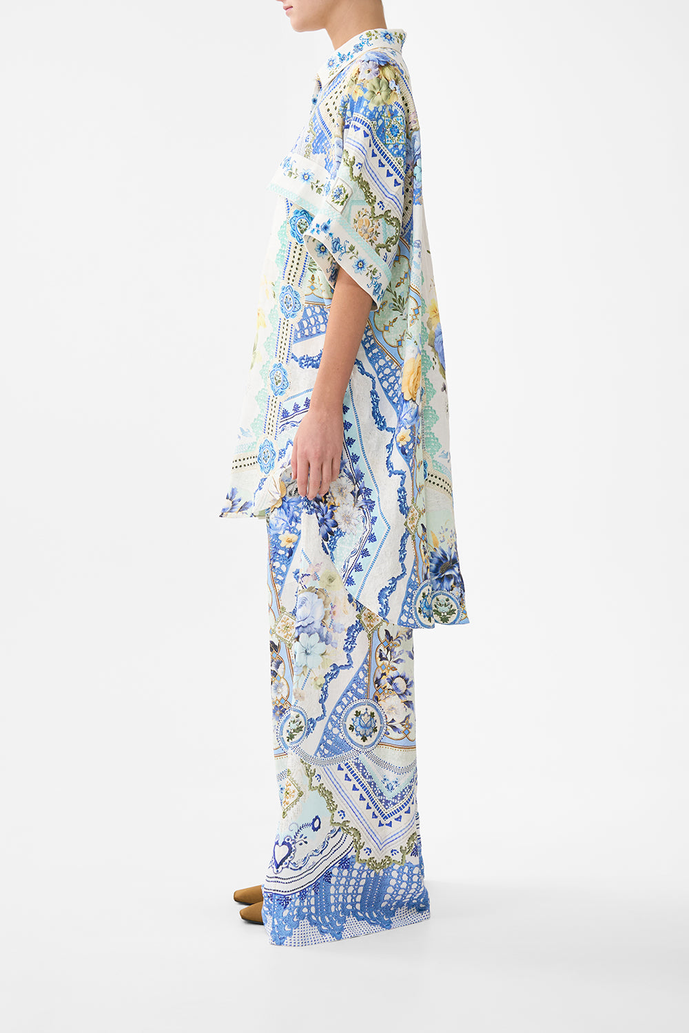 The CAMILLA OFF SHOULDER SHORT DRESS JUNGLE FLIGHT in our JUNGLE FLIGHT print.