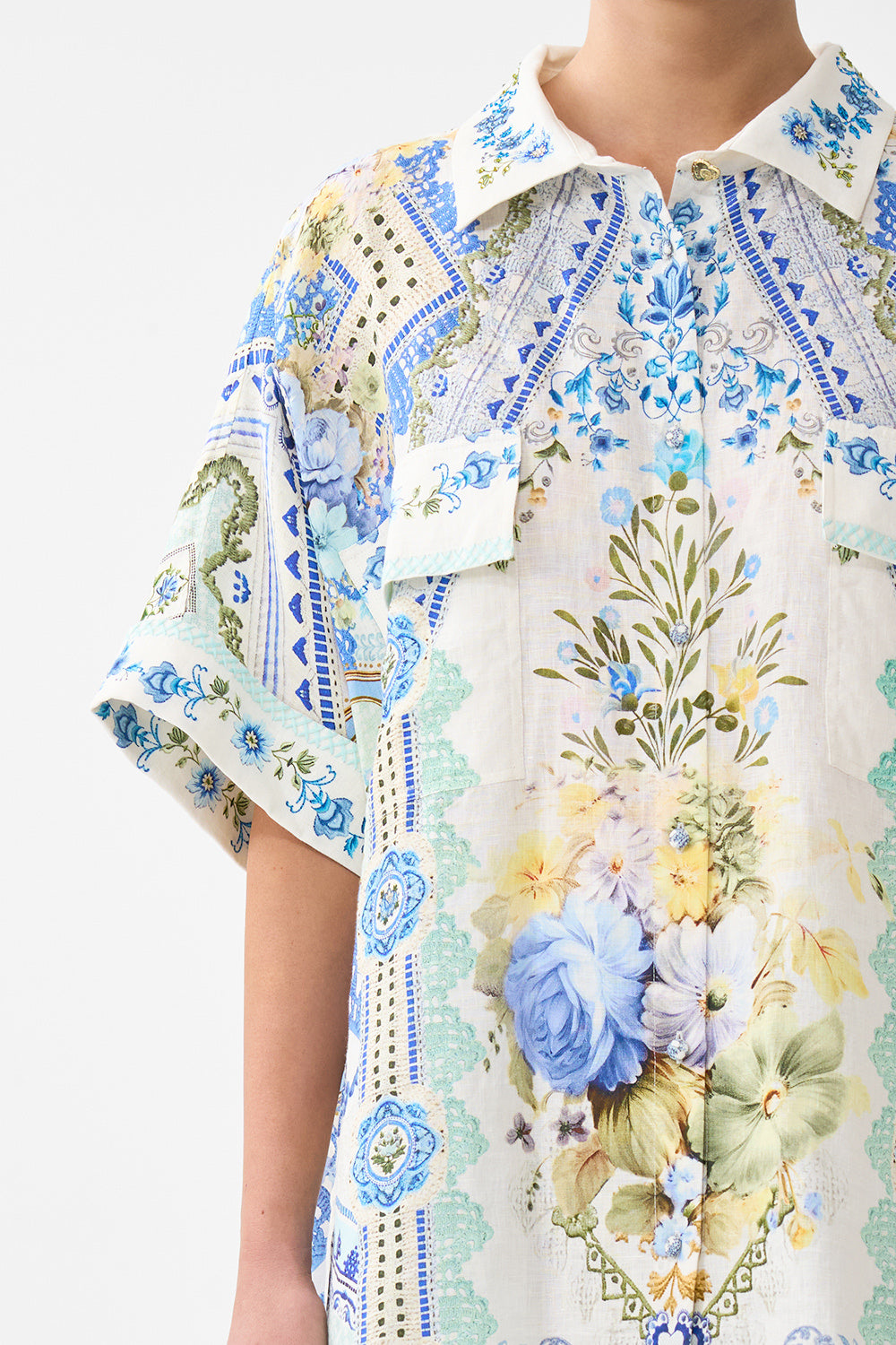 The CAMILLA OFF SHOULDER SHORT DRESS JUNGLE FLIGHT in our  print.