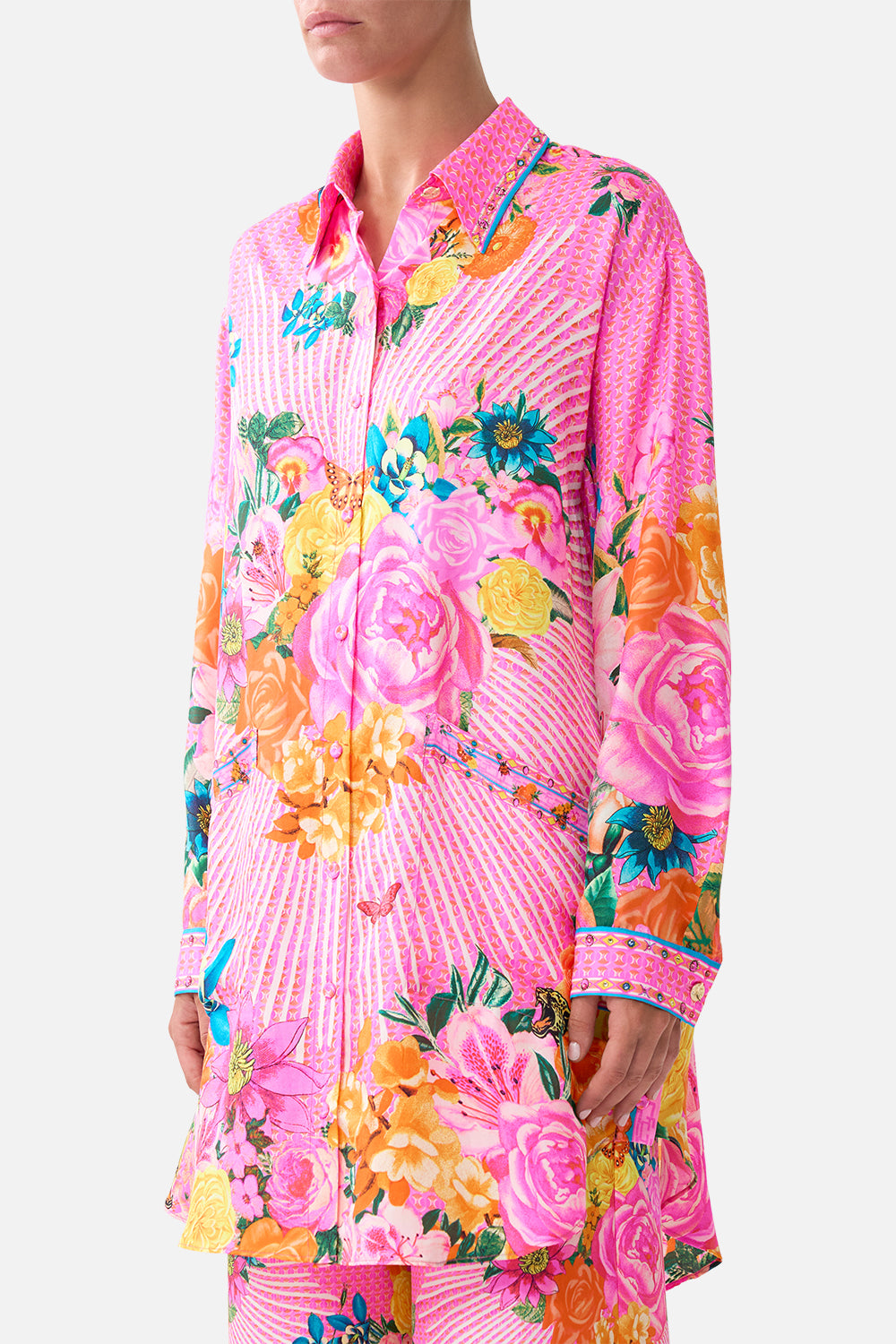 The CAMILLA BAT SLEEVE DRESS TOTEMS AND TREASURES in our  print.