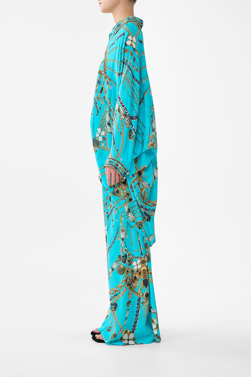 The CAMILLA ELASTIC SLEEVE TIE FRONT BLOUSE ADORNED IN ARANJUEZ in our  print.
