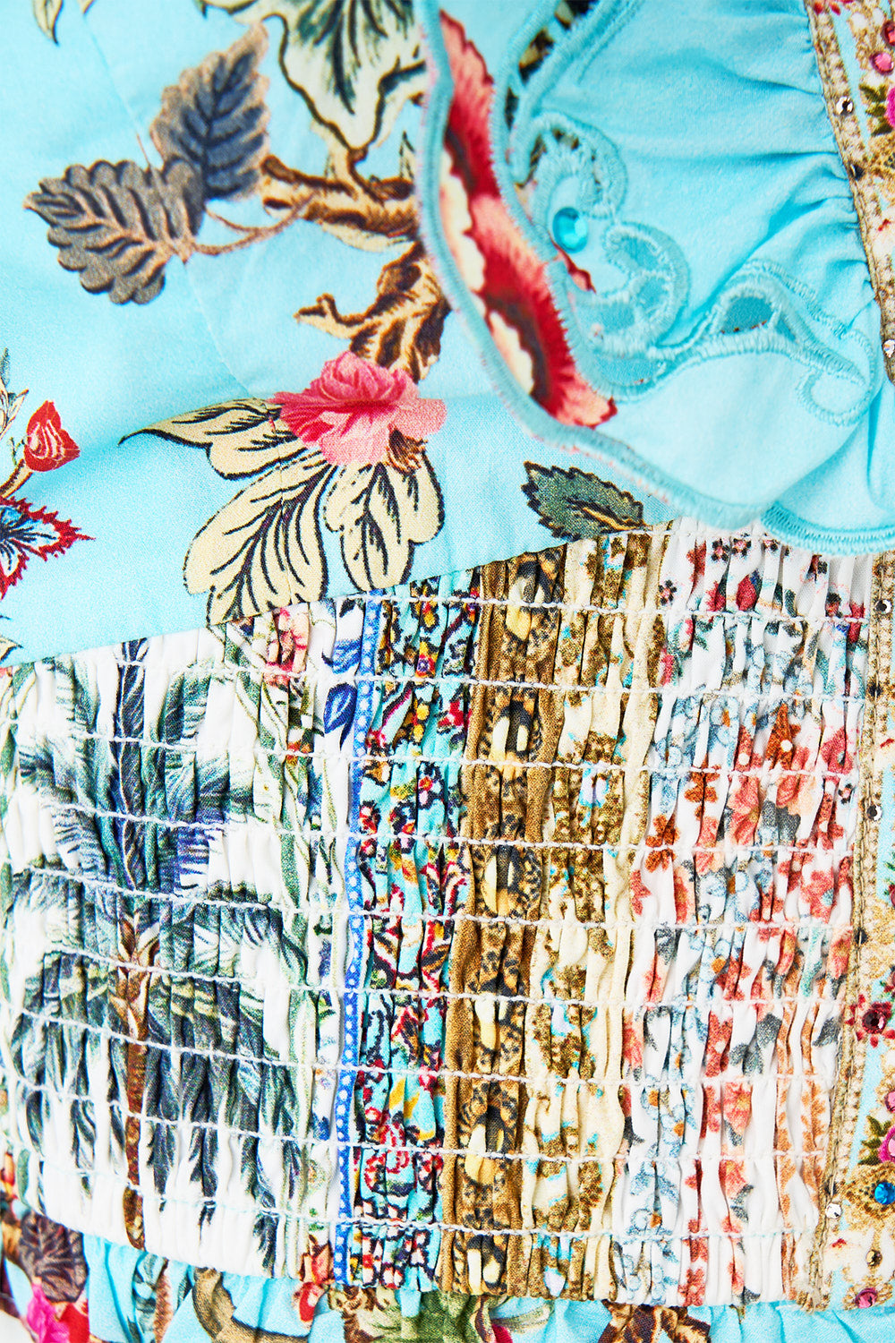 The CAMILLA SMALL CANVAS CLUTCH NAVÀS NOUVEAU in our  print.