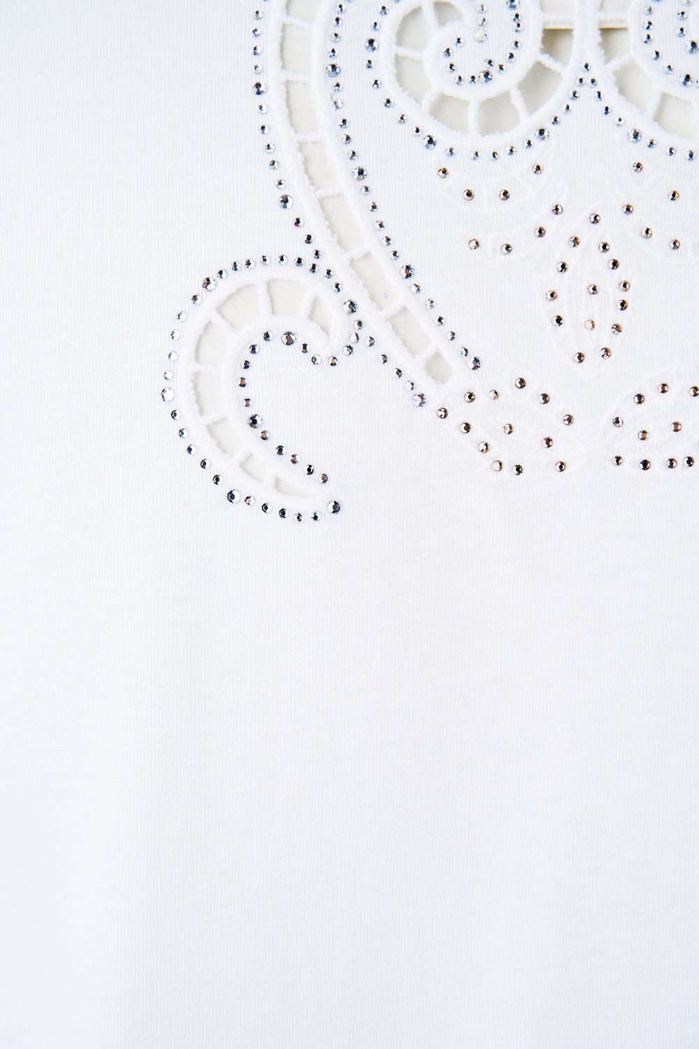 SLIM FIT ROUND NECK T-SHIRT - WHITE ALL ABOUT THAT LACE