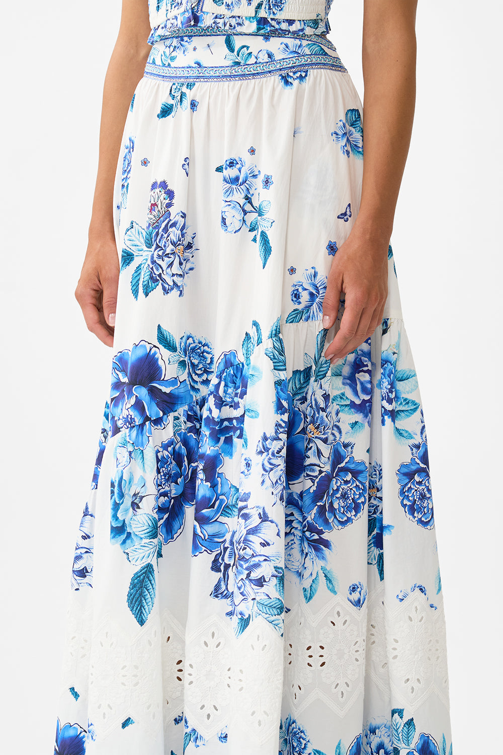 SKIRT WITH SHAPED SEAM A CERAMIC GARDEN