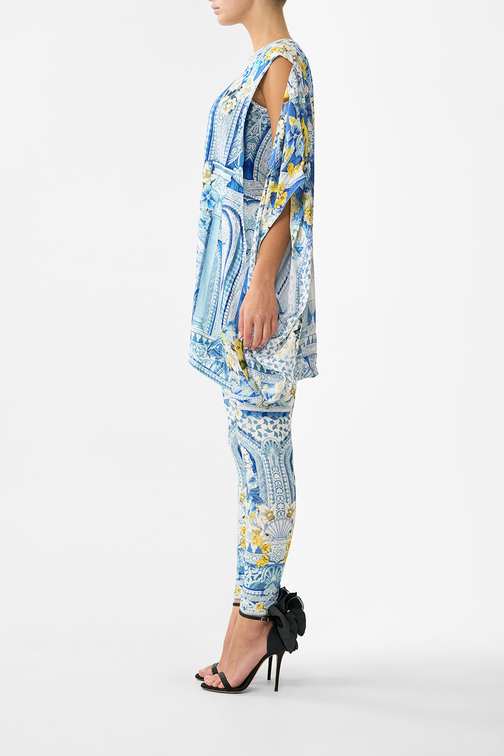 The CAMILLA DRAPED SPLIT SLEEVE TOP DE NADA GRANADA in our  print.