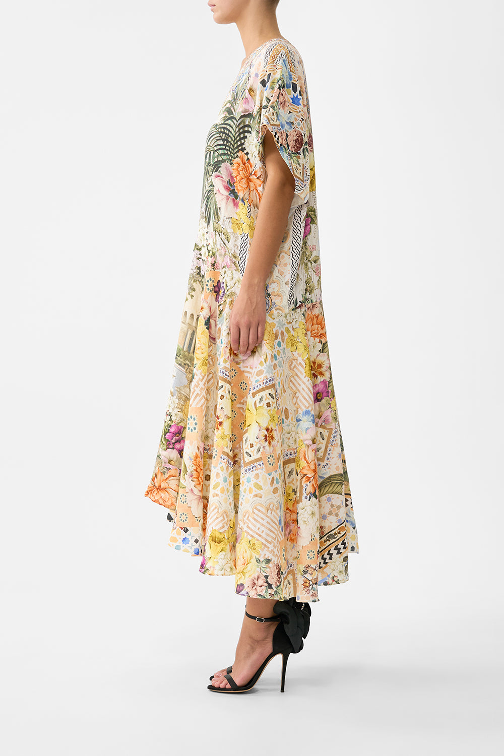 The CAMILLA OVERSIZED JERSEY PARKER JACKET ARANJUEZ ANIMALIA in our  print.