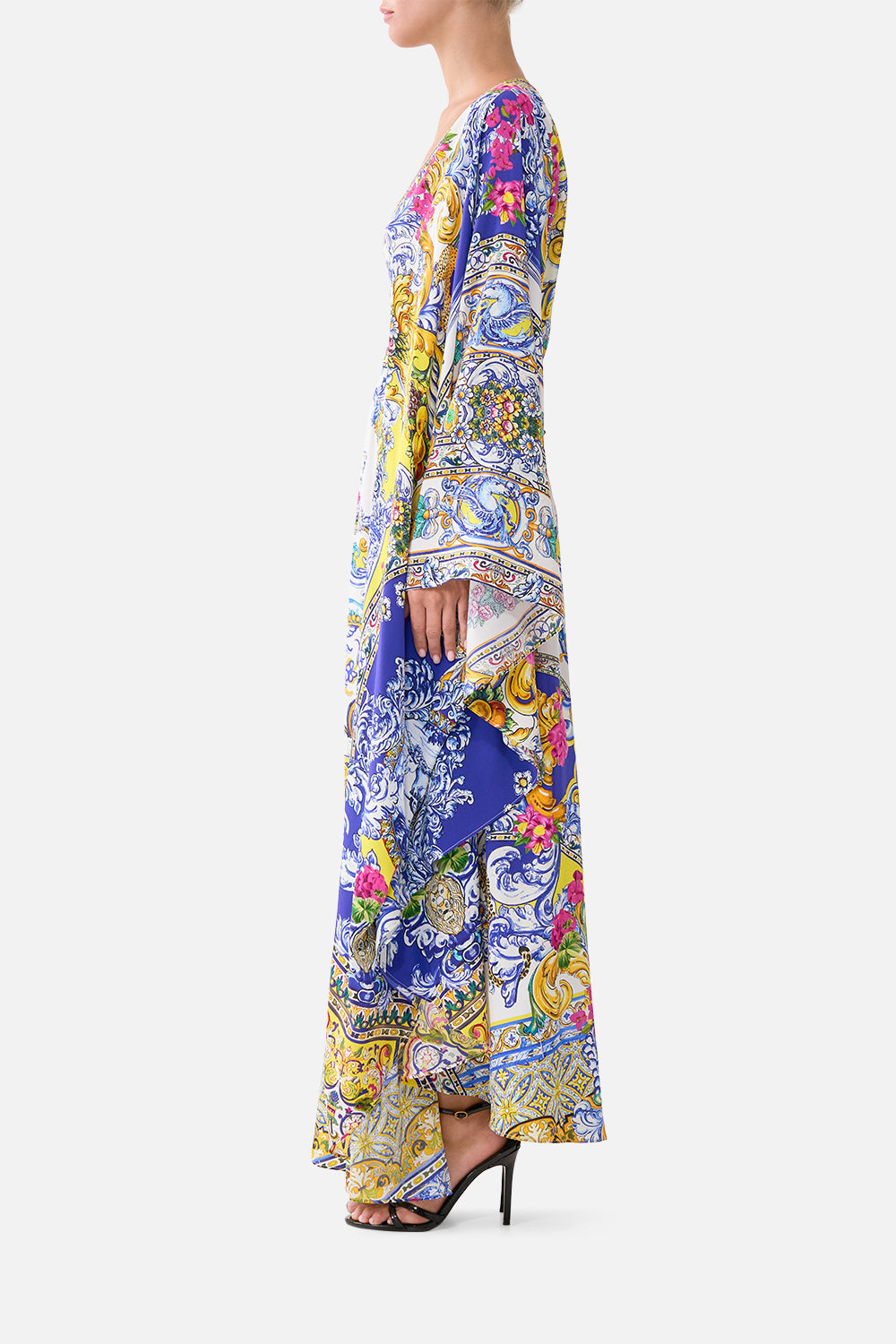 The CAMILLA GOLD CLOTHING MAGNETS FLAMENCO FOLKLORE in our FLAMENCO FOLKLORE print.