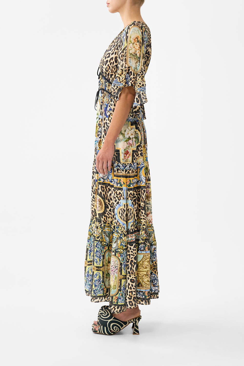 The CAMILLA CROPPED WRAP SHIRT THE HUM OF THE ALHAMBRA in our  print.
