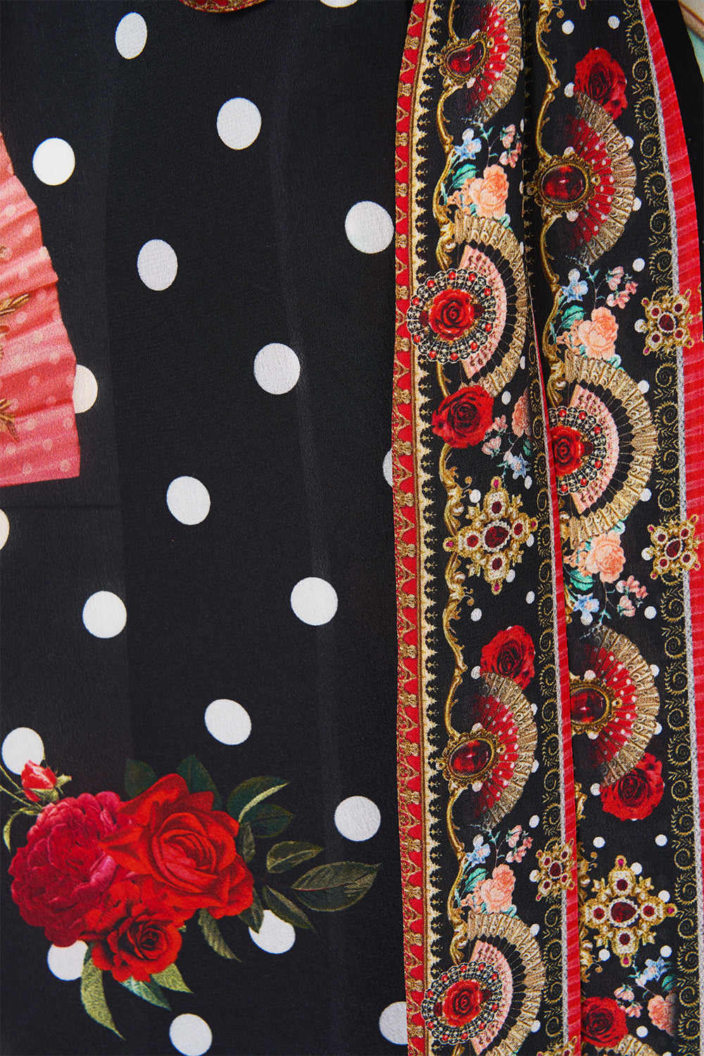 The CAMILLA LONG KAFTAN WITH WAIST DETAIL CERAMIC PANORAMIC in our  print.