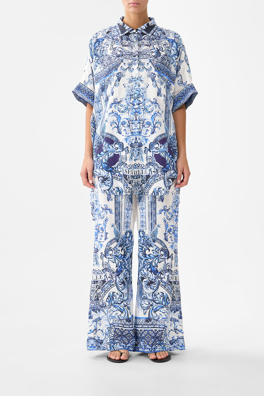 The CAMILLA TIE SHOULDER DRESS VA VA VINTAGE in our  print.