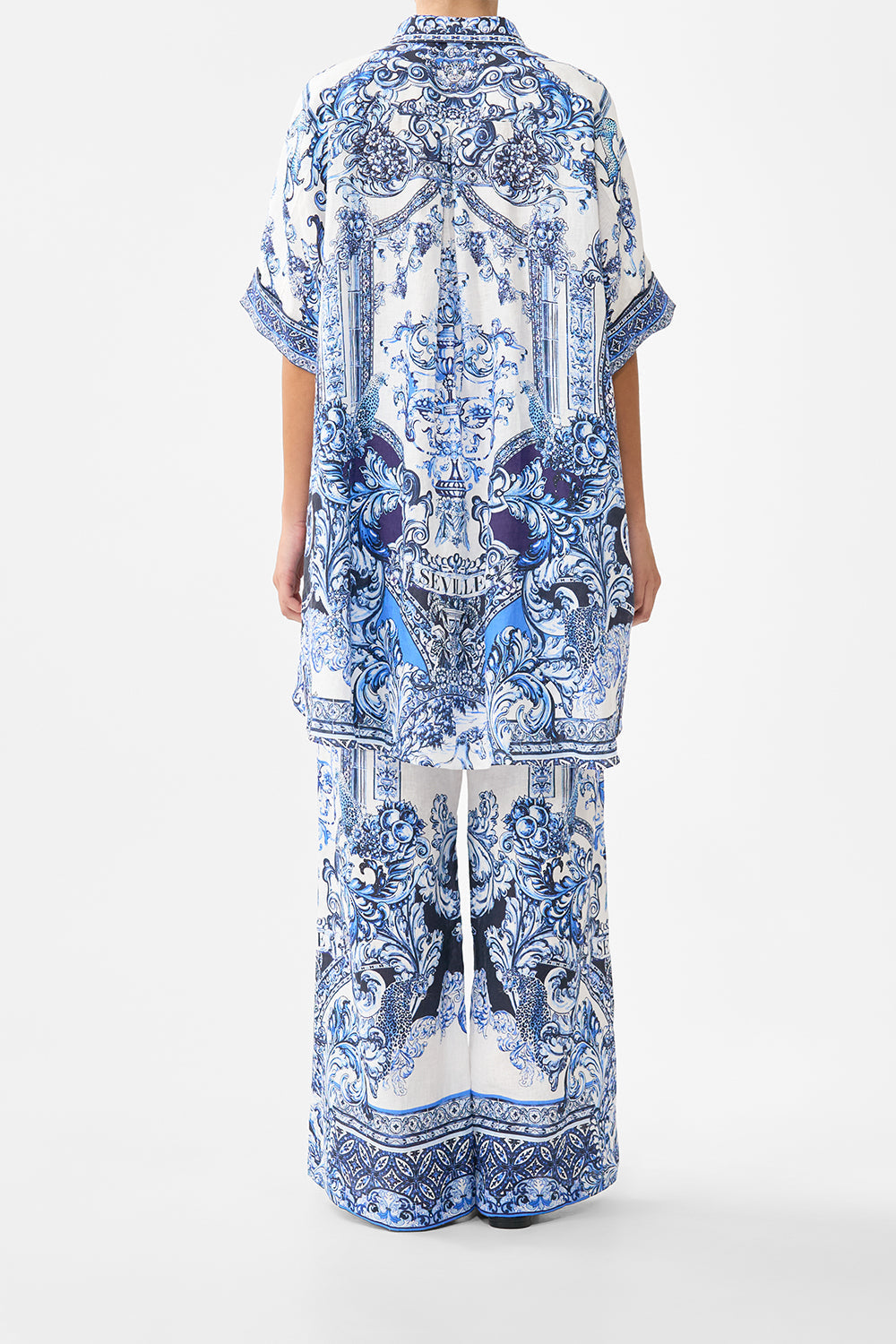 The CAMILLA TIE SHOULDER DRESS VA VA VINTAGE in our  print.