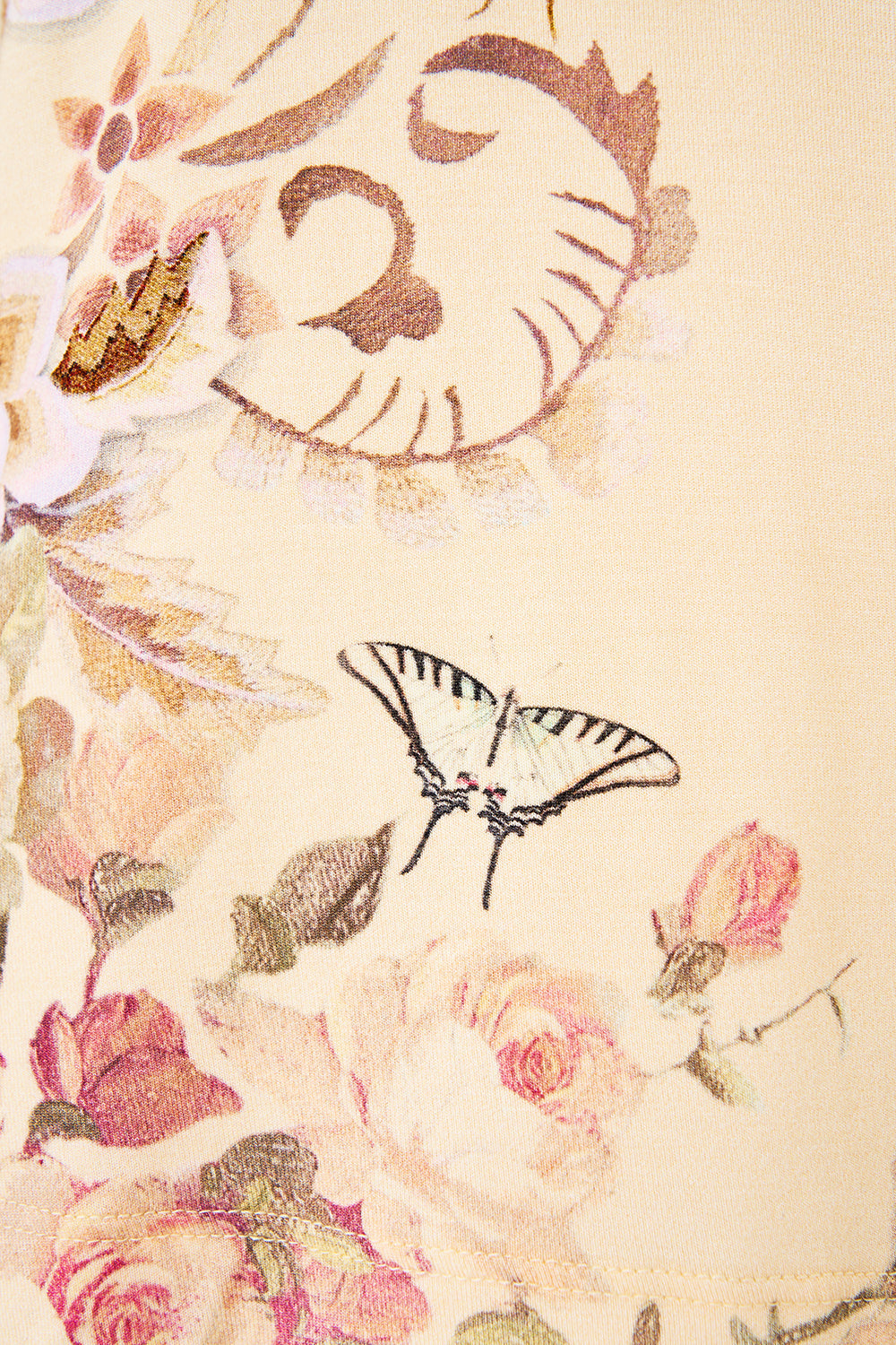 The CAMILLA MID LENGTH BOARDSHORT WITH ELASTIC WAIST FLAMENCO FOLKLORE in our  print.