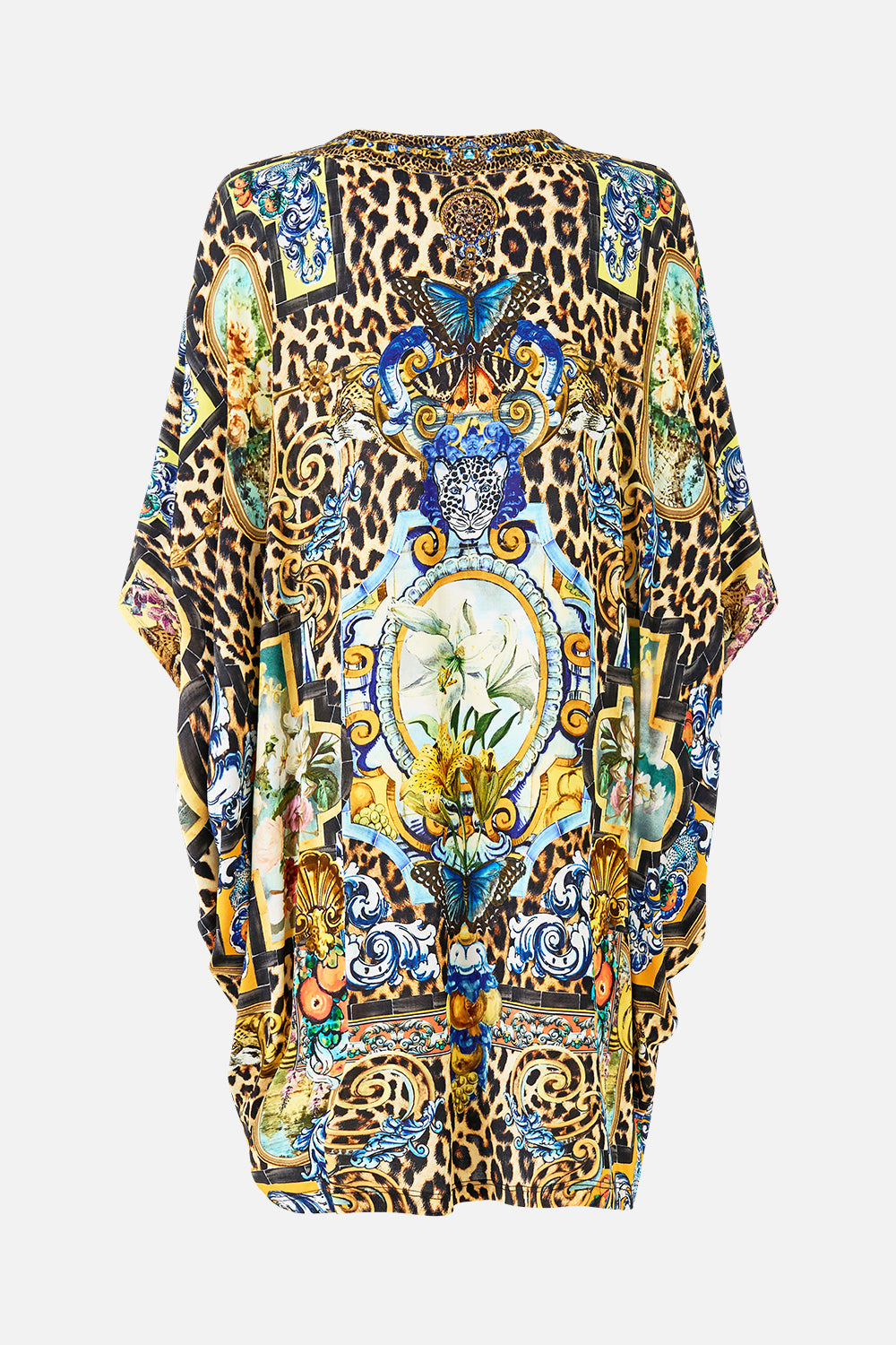 The CAMILLA MID LENGTH BOARDSHORT WITH ELASTIC WAIST DE NADA GRANADA in our  print.