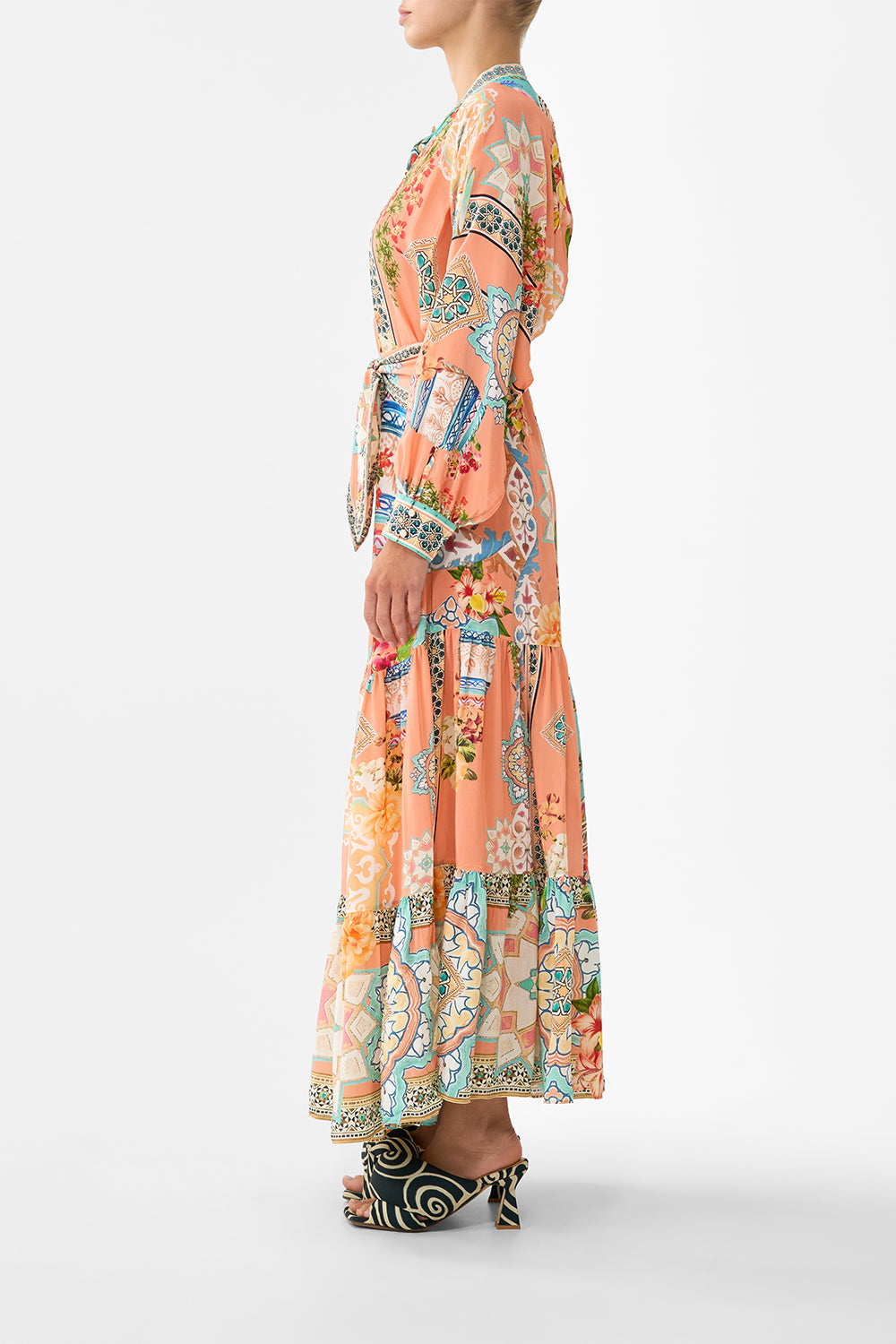 The CAMILLA KIMONO LAYER WITH COLLAR LIVIN LA VIDA ROSA in our  print.