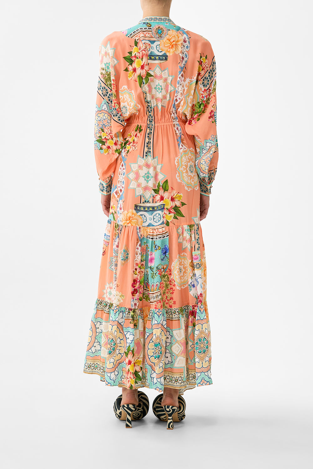 The CAMILLA KIMONO LAYER WITH COLLAR LIVIN LA VIDA ROSA in our  print.