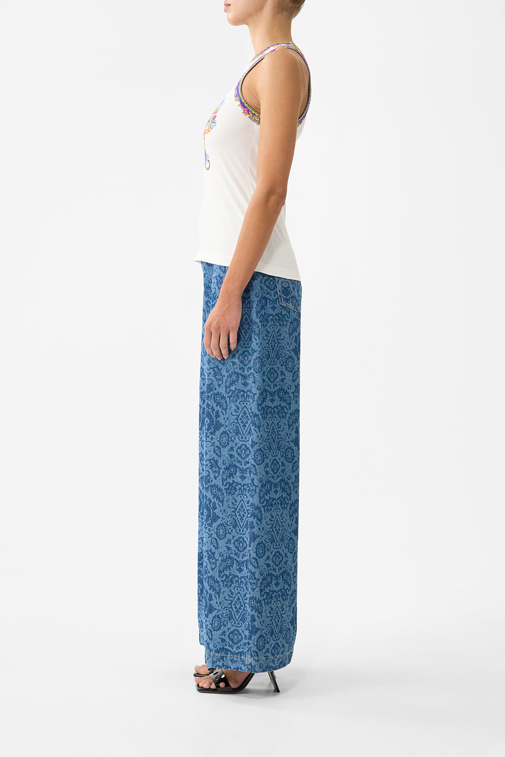 The CAMILLA LOUNGE PANT VA VA VINTAGE in our  print.