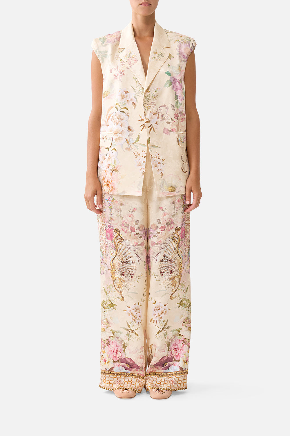 The CAMILLA SHORT SLEEVE CABANA SHIRT A TILED WONDERLAND in our  print.