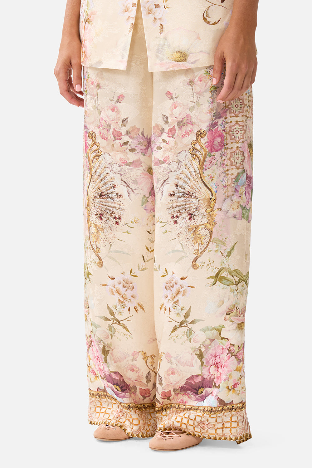 The CAMILLA DETACHABLE PUSSY BOW RAGLAN BLOUSE FLAMENCO FOLKLORE in our  print.