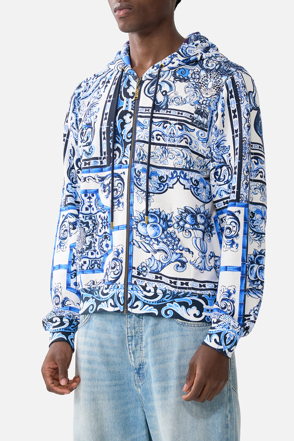 The CAMILLA BATWING KAFTAN MAGIC OF THE MERCADO in our  print.