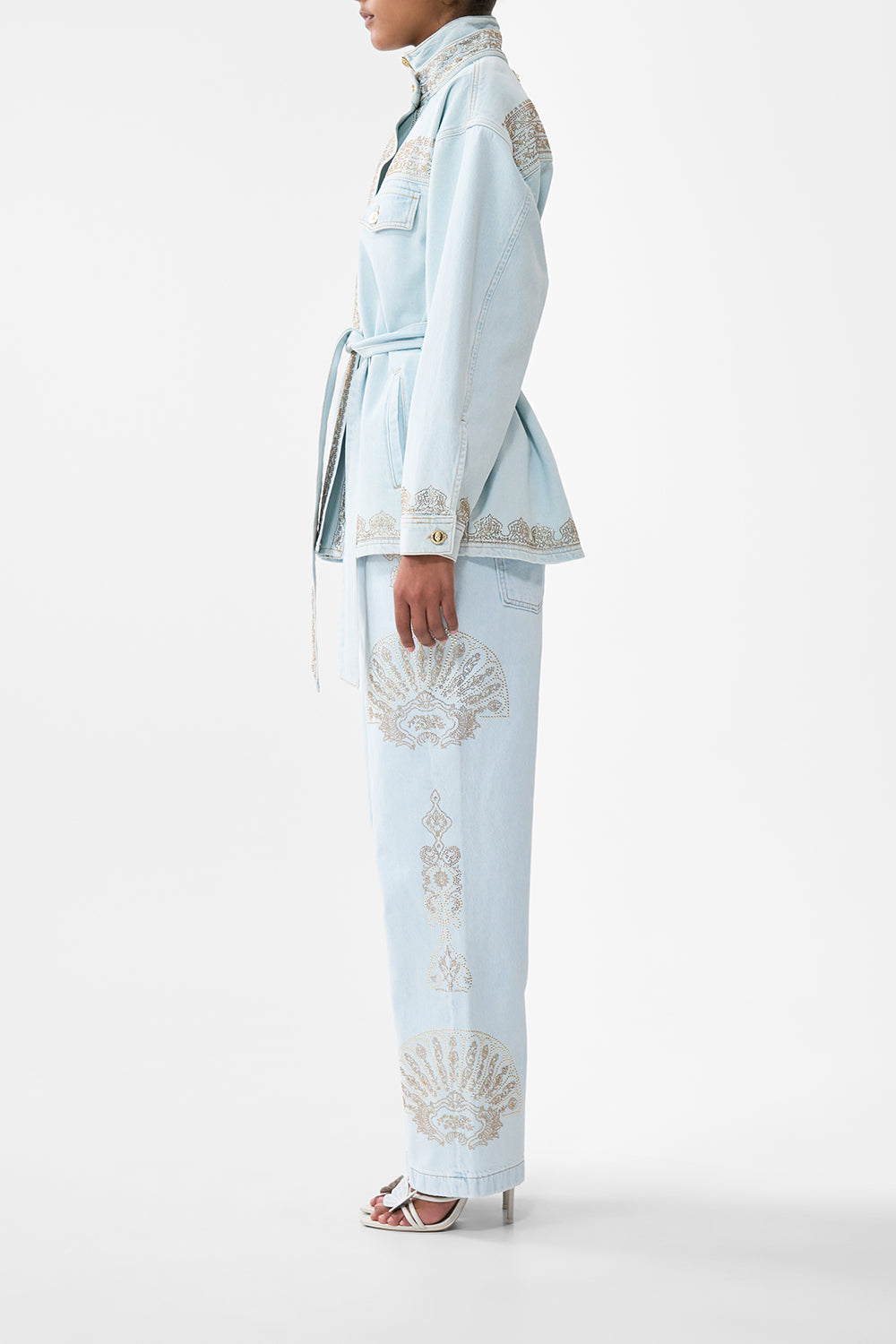 The CAMILLA LONG SLEEVE OVERSIZED SHIRT ALL ABOUT THAT LACE in our  print.