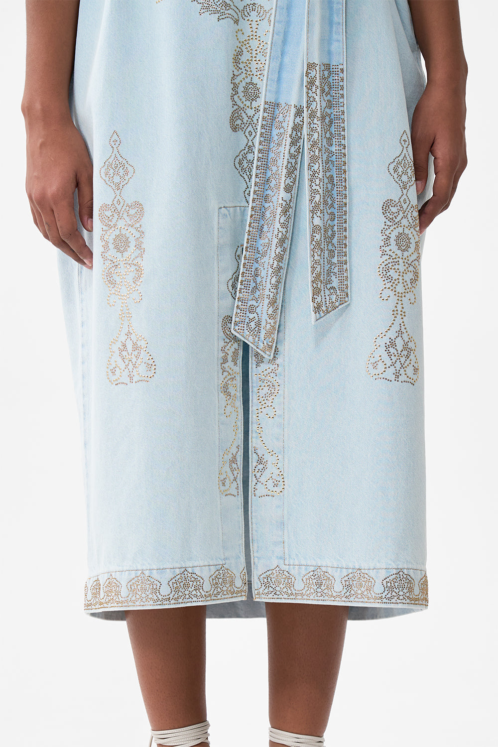 The CAMILLA SMALL CANVAS CLUTCH SULTANS AND QUEENS in our SULTANS AND QUEENS print.