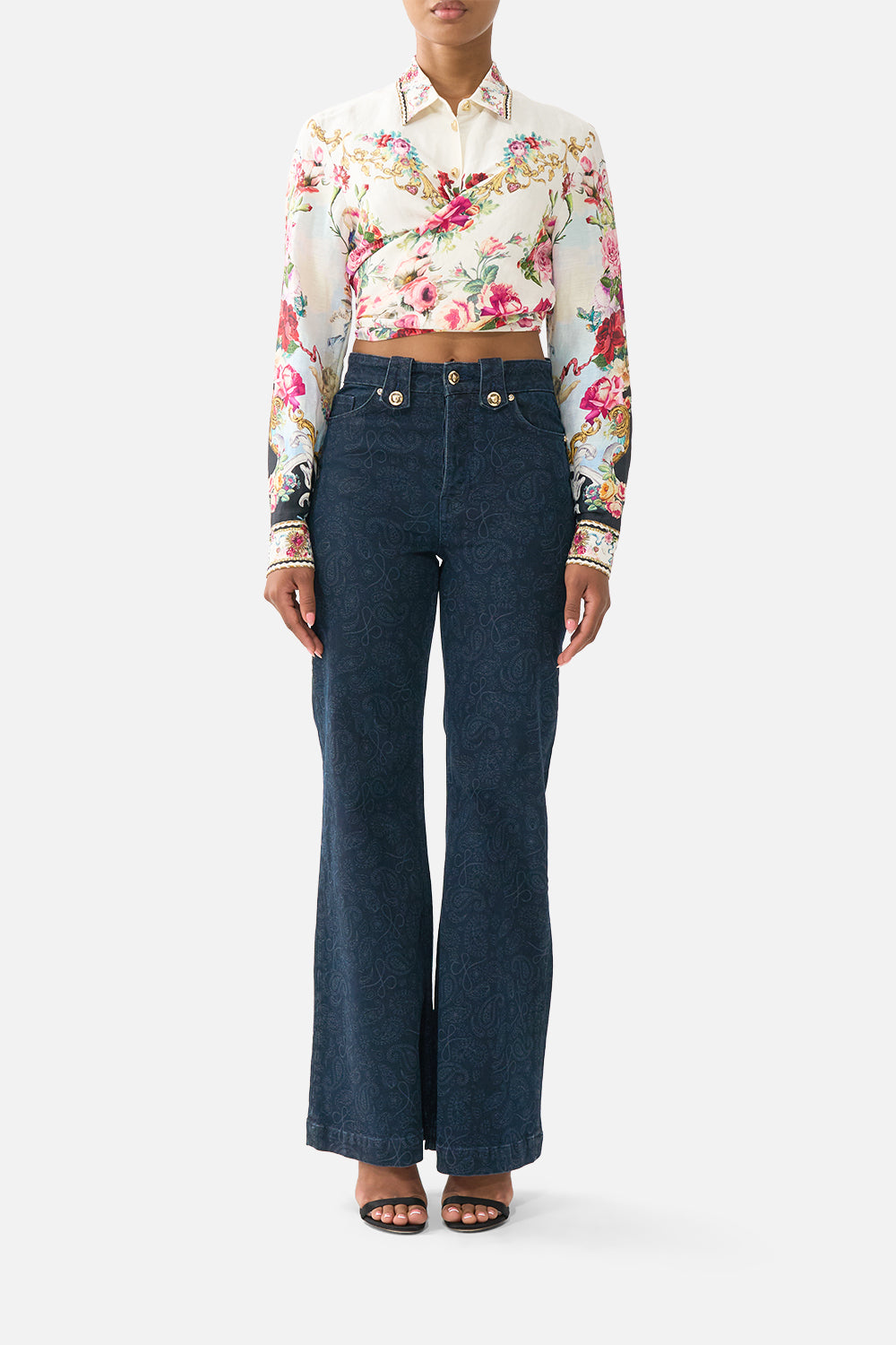 The CAMILLA BUTTON THROUGH SCARF BLOUSE VA VA VINTAGE in our  print.