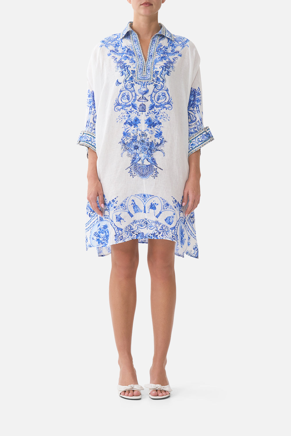 The CAMILLA LARGE HAIR CLAW CLIP NAVÀS NOUVEAU in our  print.