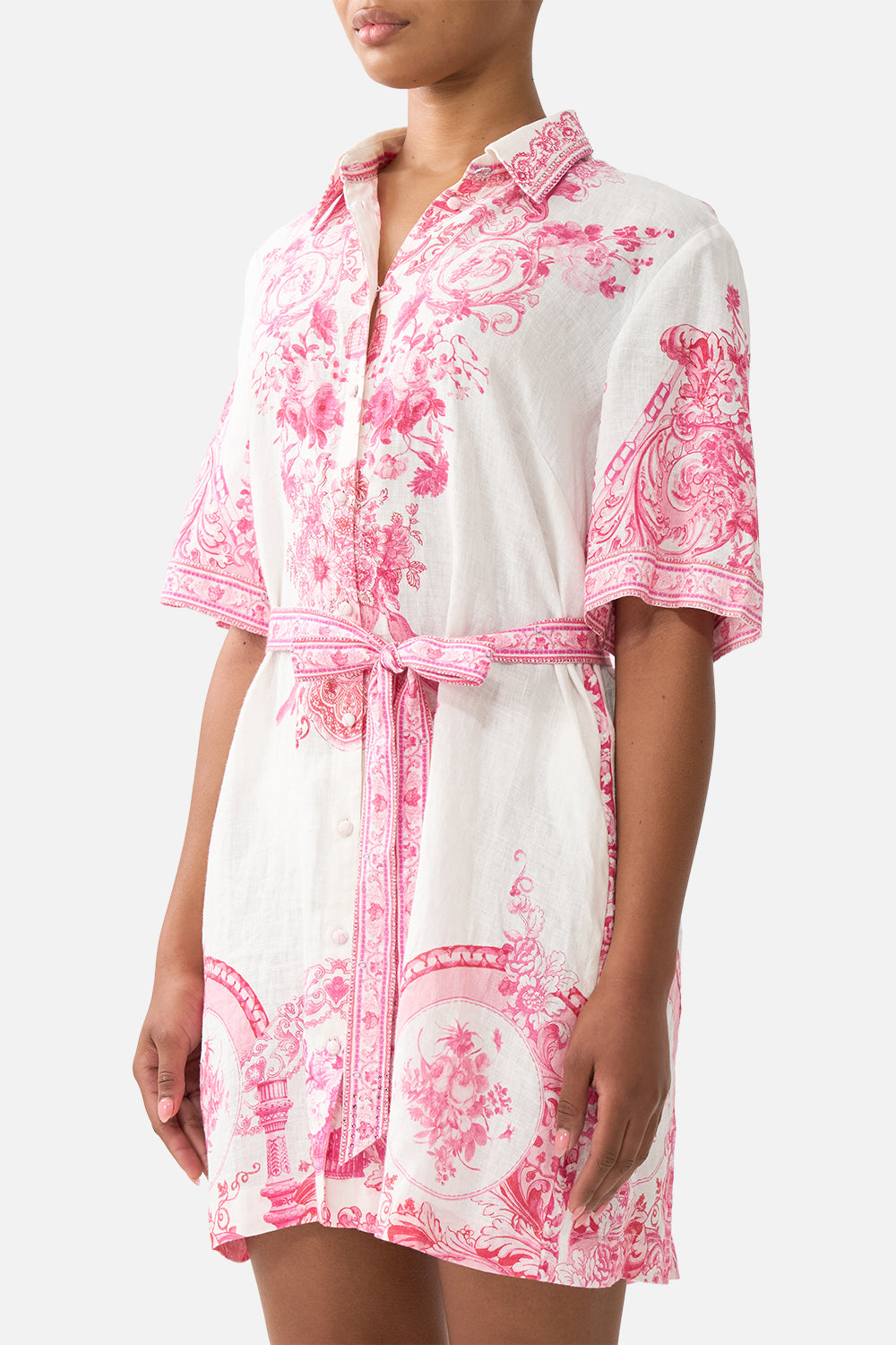 The CAMILLA V NECK SHORT DRESS WITH SHORT SLEEVES ART FOR THE ARTISANS in our  print.