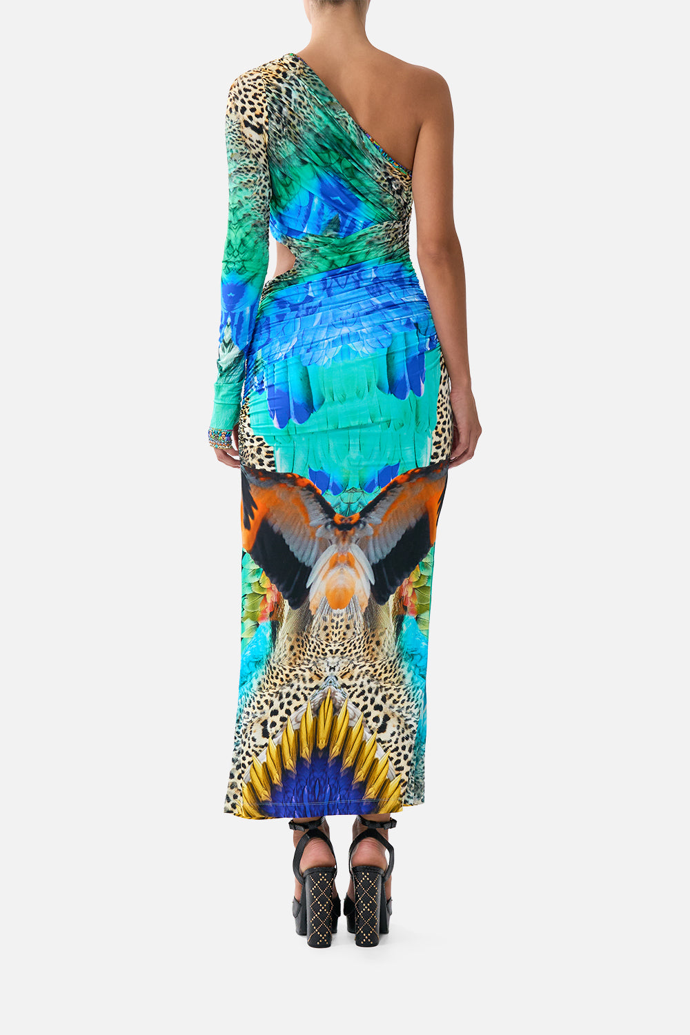 The CAMILLA ROUND NECK KAFTAN THE POTTERY PARLOUR in our  print.