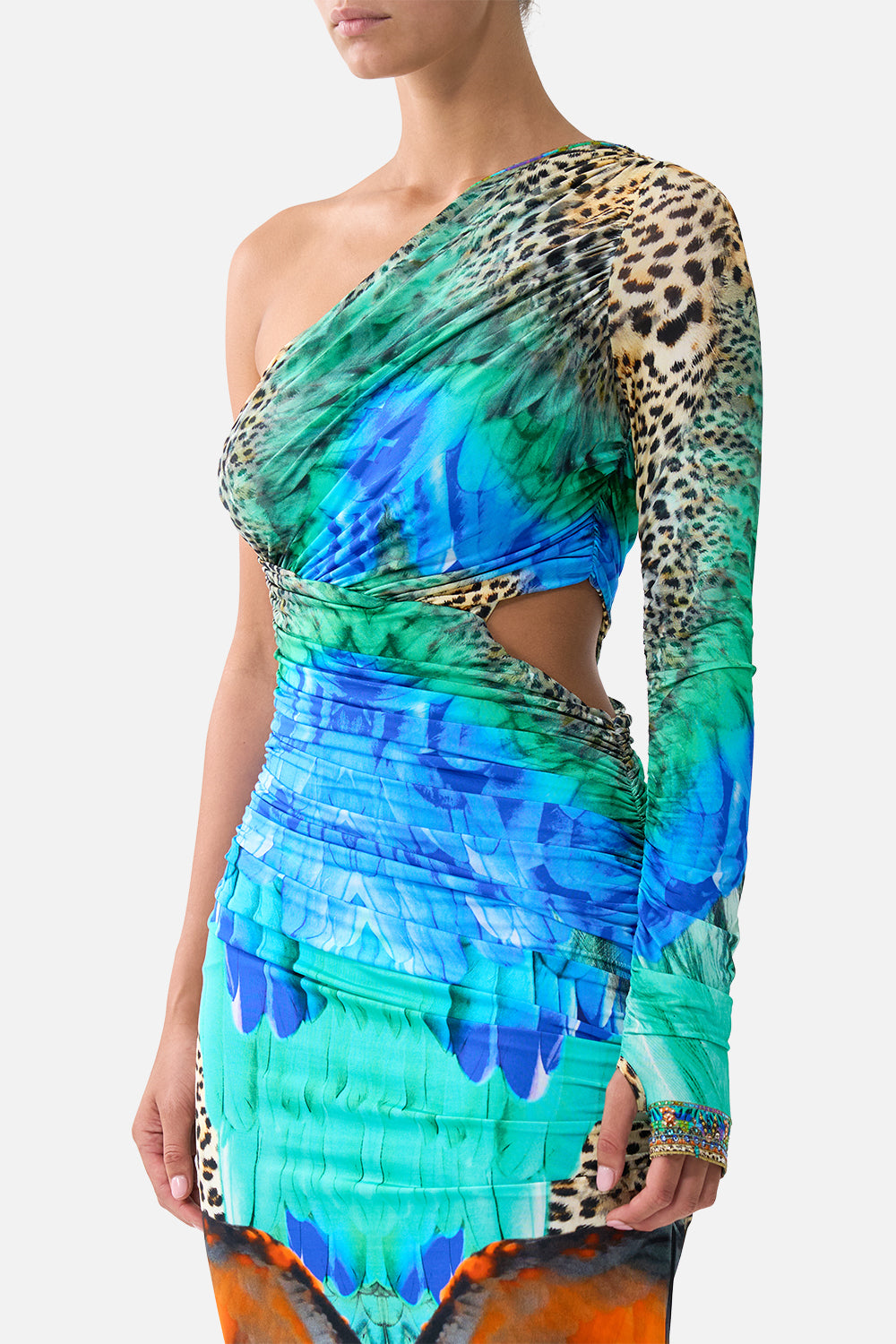 The CAMILLA ROUND NECK KAFTAN THE POTTERY PARLOUR in our  print.