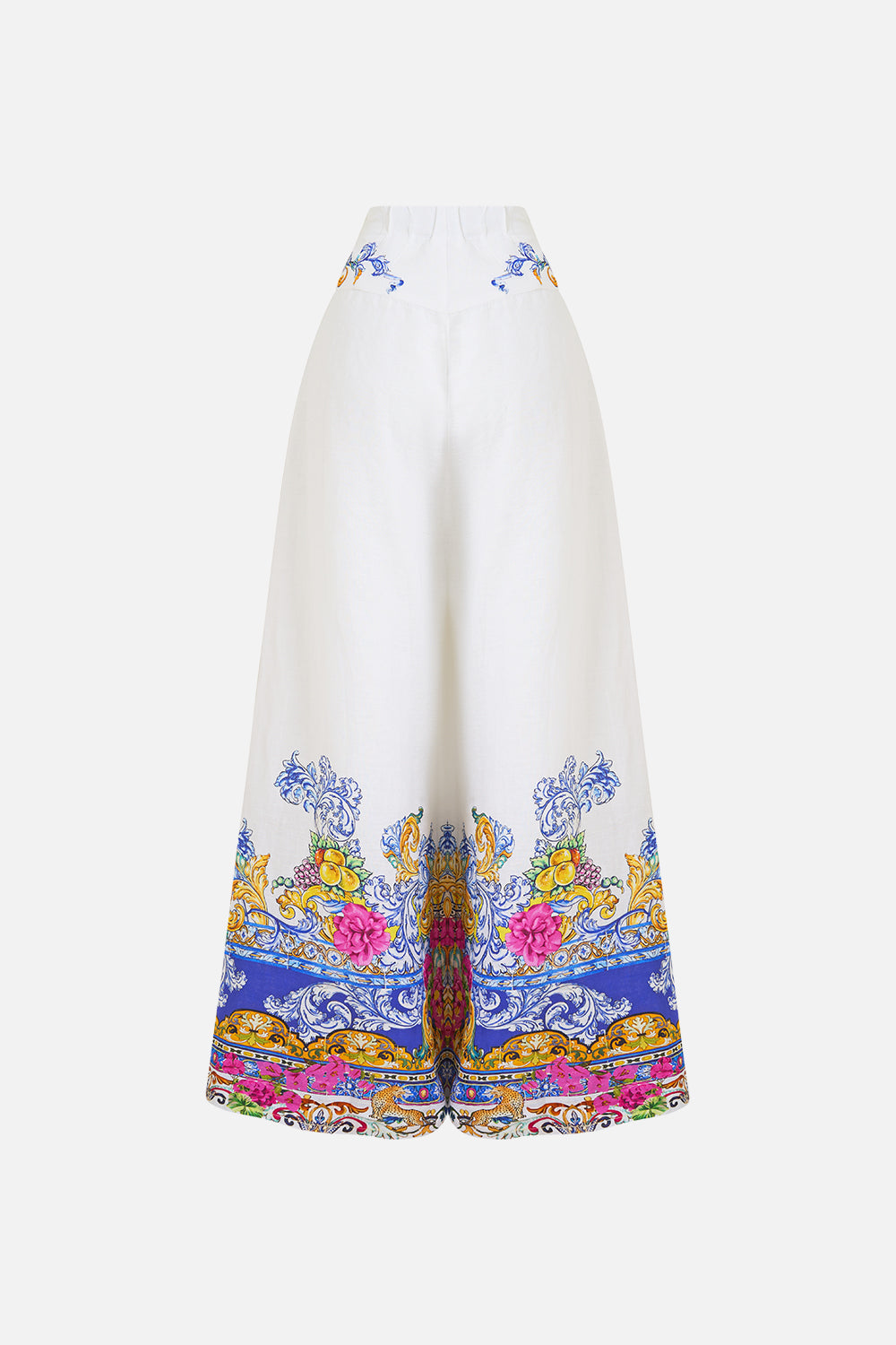 The CAMILLA ROUND NECK KAFTAN CAMEOS DANCE in our  print.