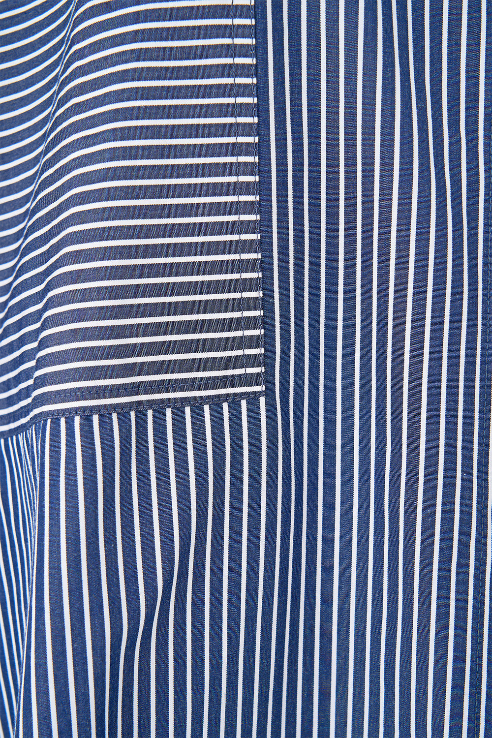 The CAMILLA SLIM FIT ROUND NECK T-SHIRT OLÉ OLÉ in our  print.