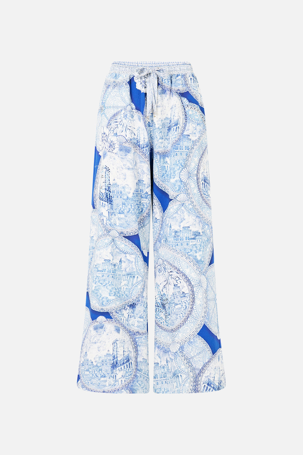 The CAMILLA SHORT LENGTH BOARDSHORT WITH ELASTIC WAIST VA VA VINTAGE in our  print.