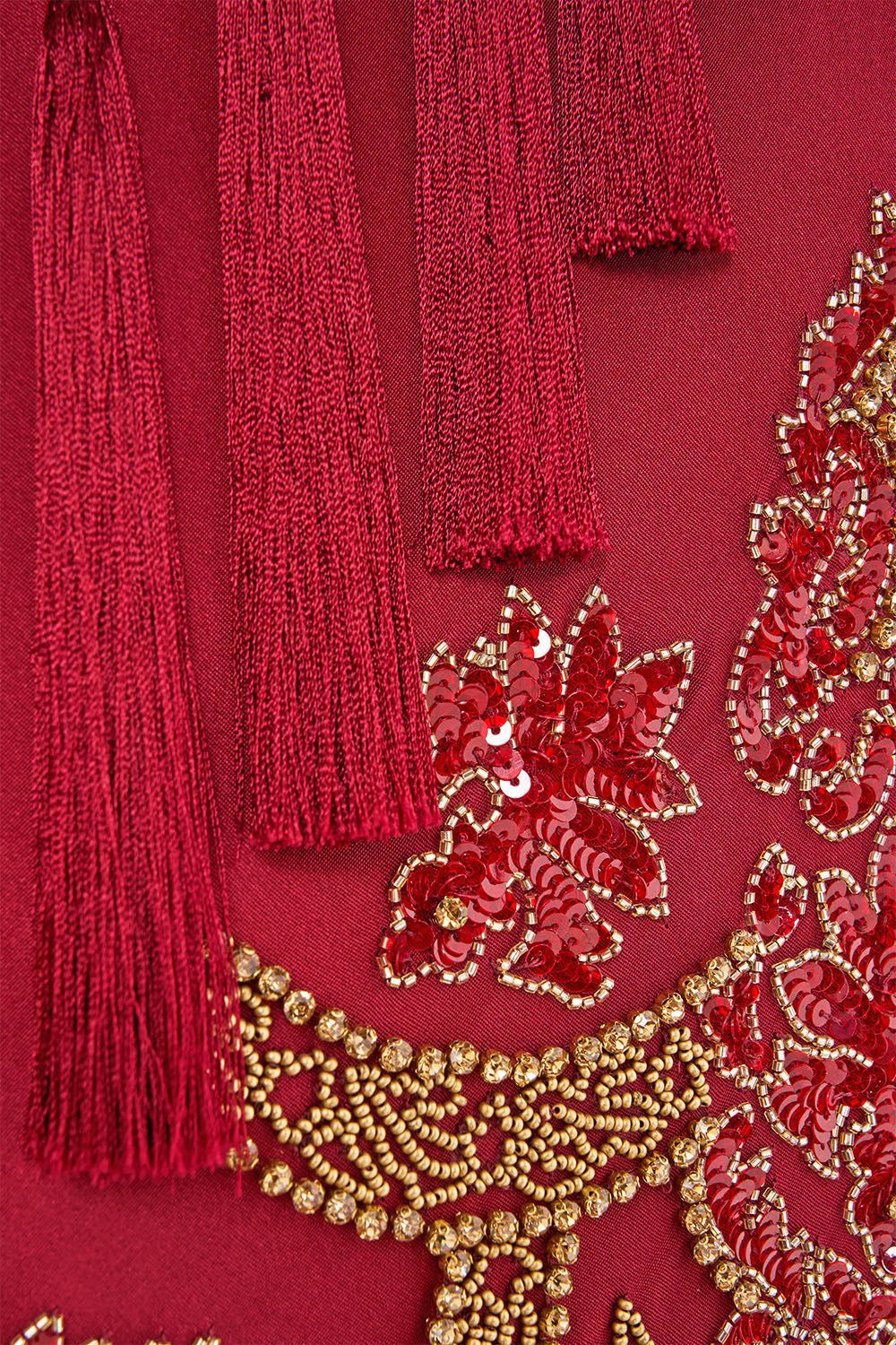 ROBE EN VELOURS DRAPÉE AUX ÉPAULES AVEC DÉCOLLETÉ PLONGEANT APPELLE-MOI UNE CALÈCHE