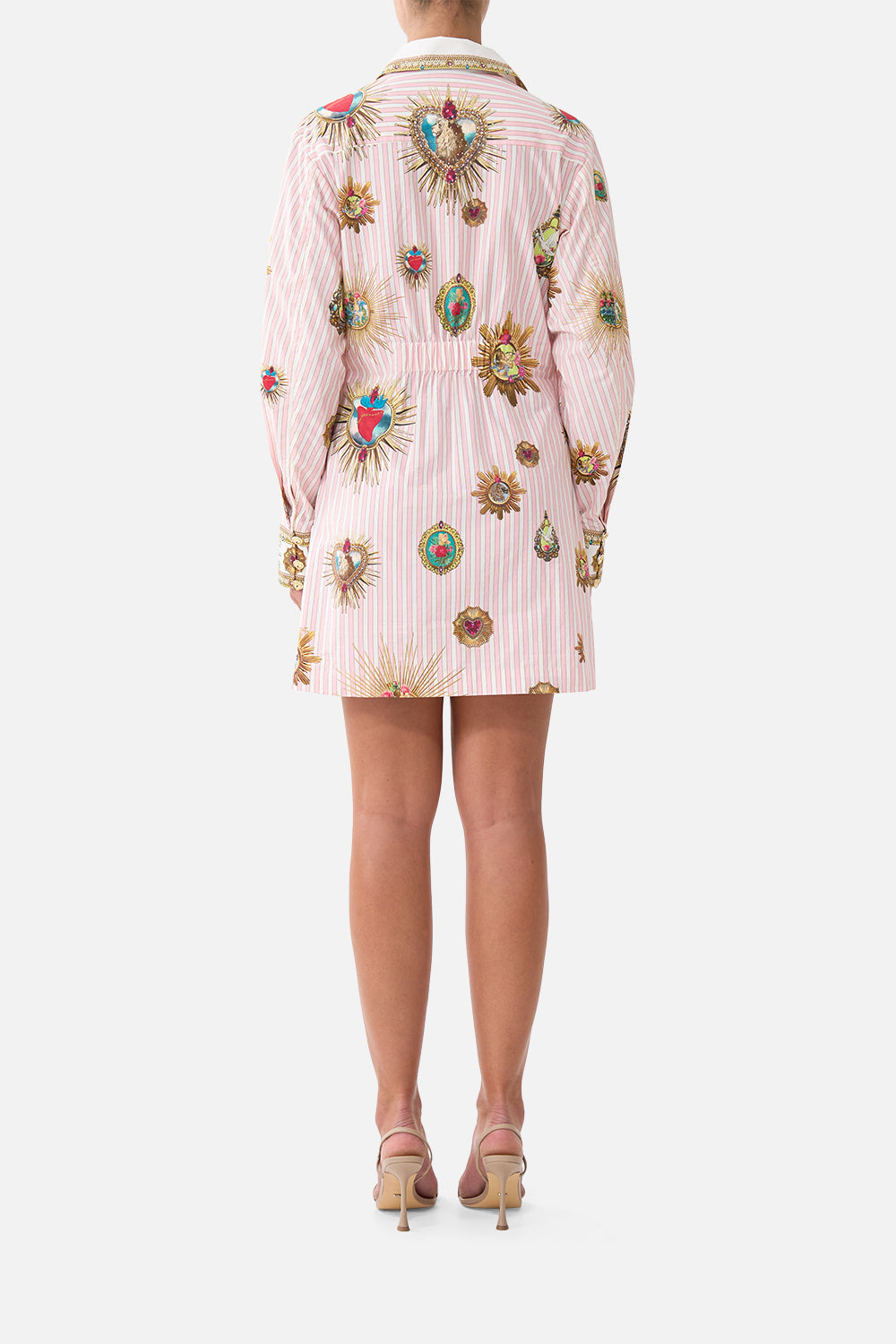 ROBE CHEMISE AVEC JUPE TRAPÈZE PRIÈRES PEINTES