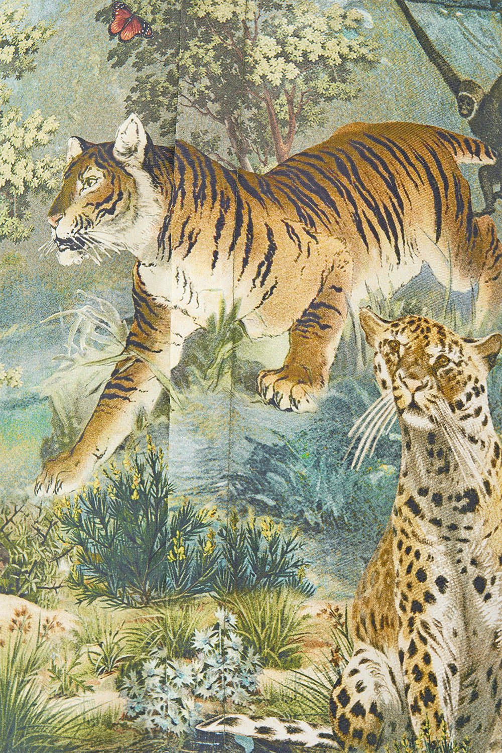 The CAMILLA SHORT SLEEVE OVERSIZED SHIRT ANIMALS IN THE PALACE