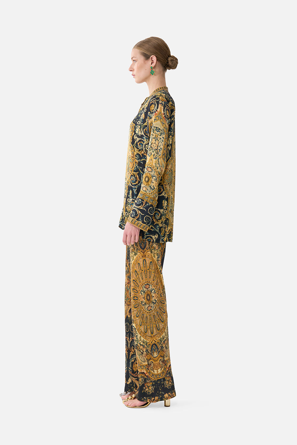 The CAMILLA LONG SLEEVE HIDDEN PLACKET SHIRT MEET ME AT THE MET in our  print.