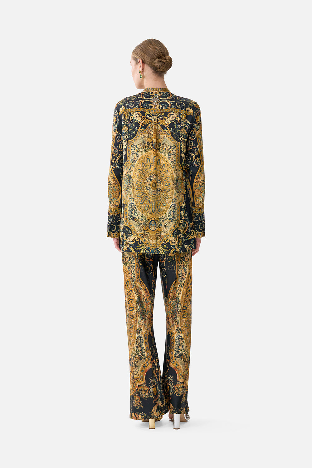 The CAMILLA LONG SLEEVE HIDDEN PLACKET SHIRT MEET ME AT THE MET in our  print.