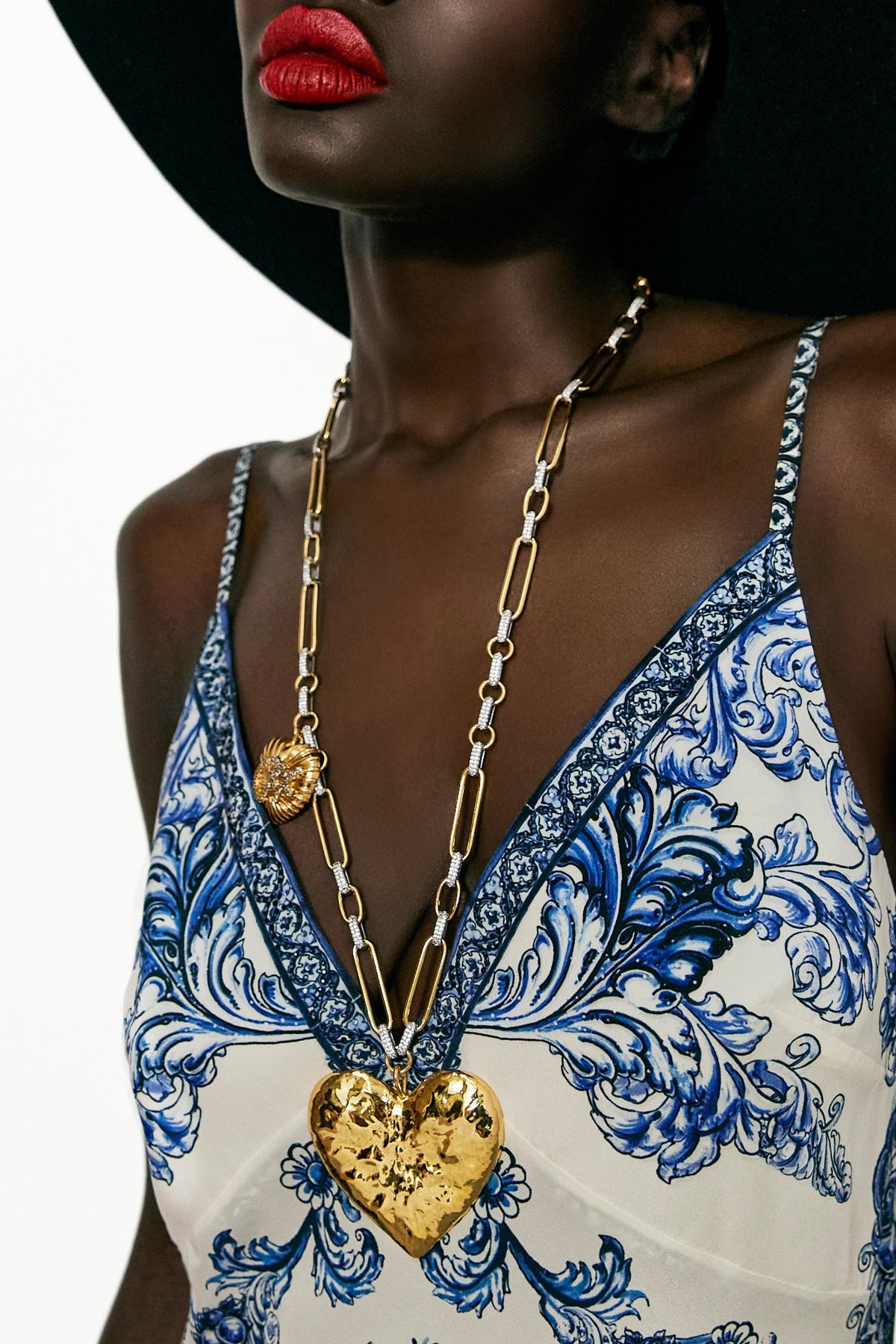 The CAMILLA the heart string quintet pendant necklace in Gold.