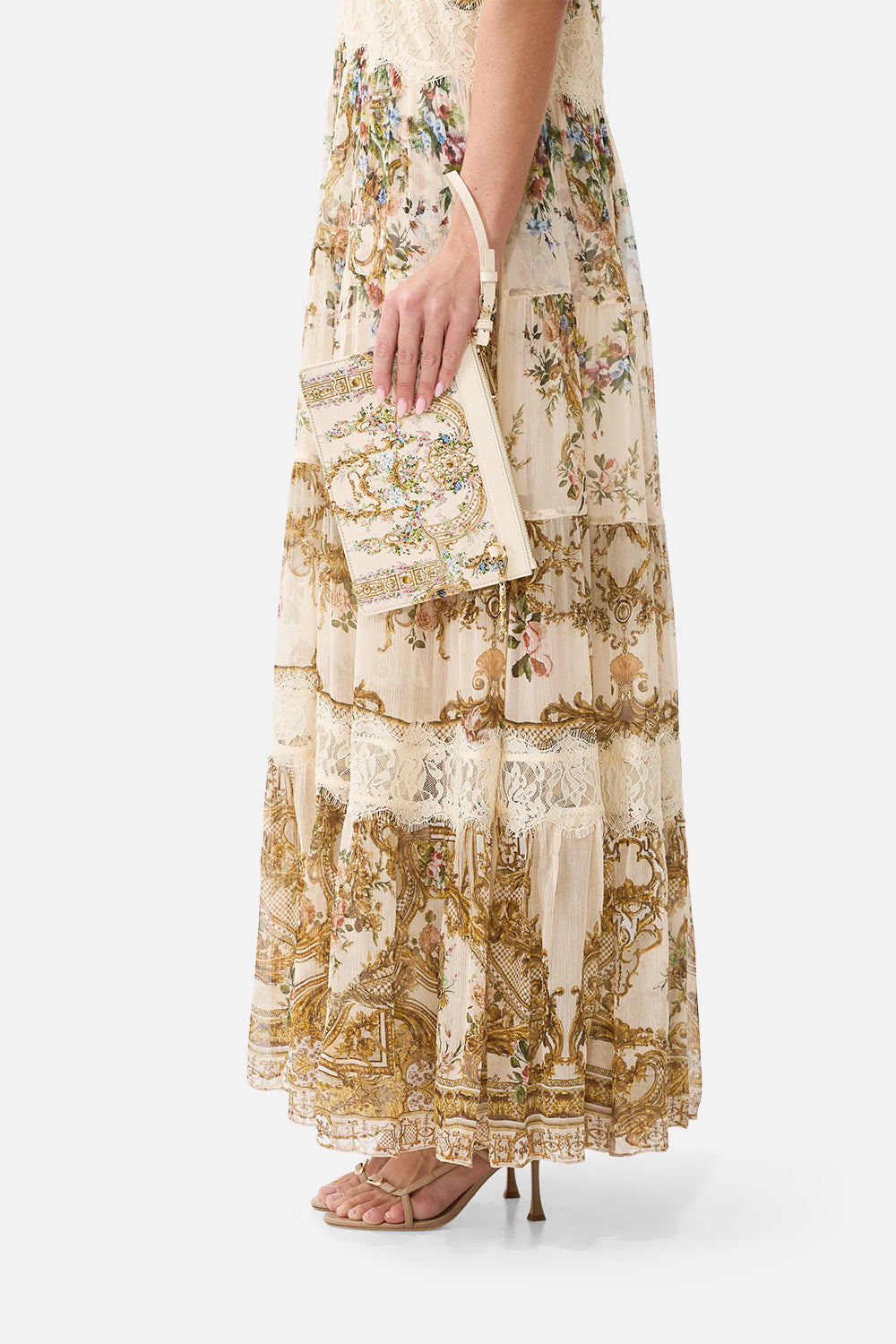 CLUTCH WITH WRISTLET A CERTAIN JE NE SAIS QUOI