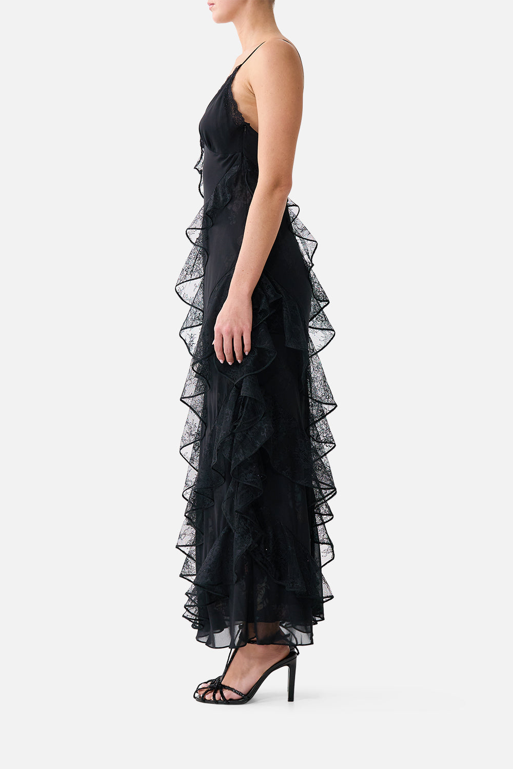 ROBE NUIT DE JARDIN À VOLANTS ASYMÉTRIQUES