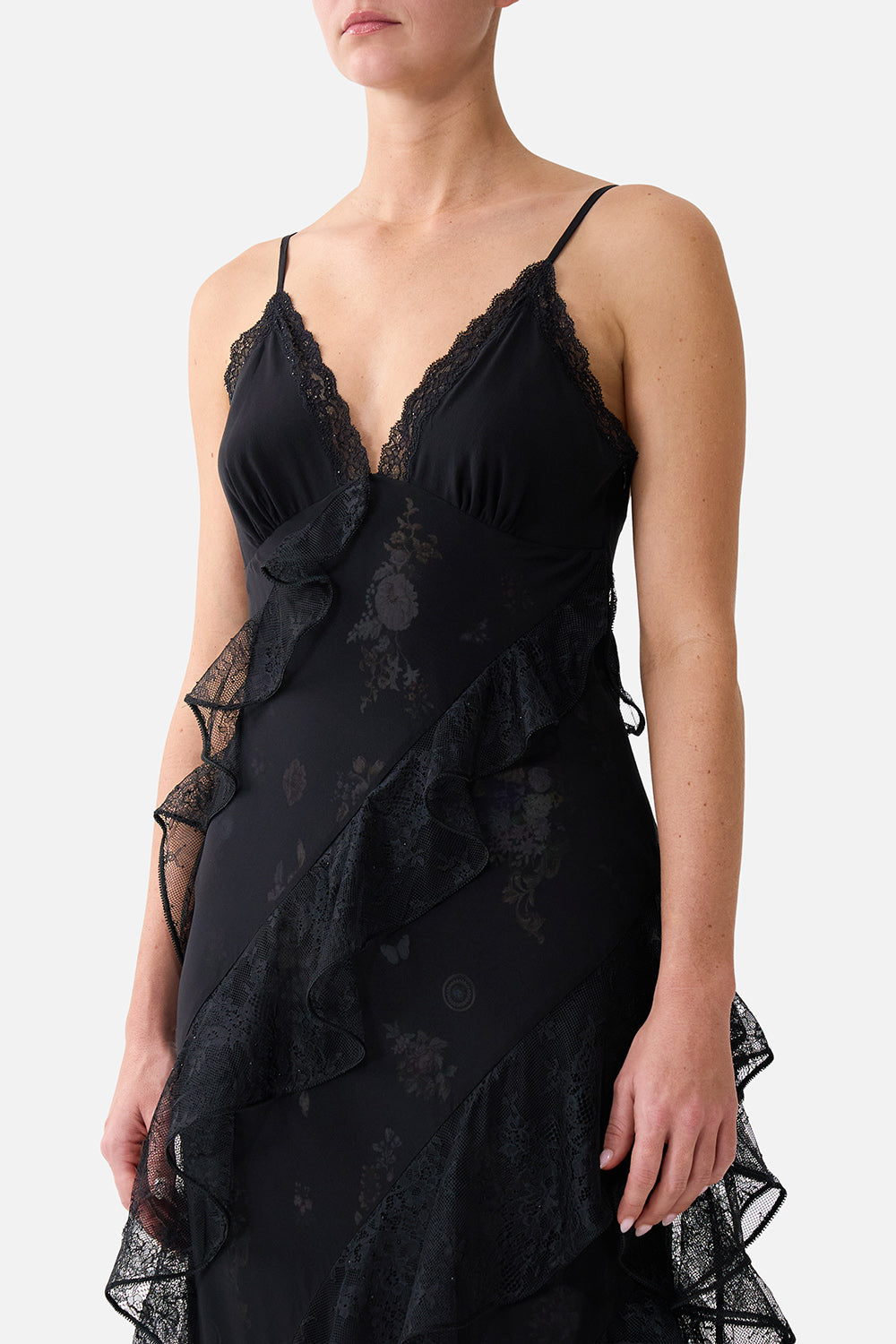 ROBE NUIT DE JARDIN À VOLANTS ASYMÉTRIQUES
