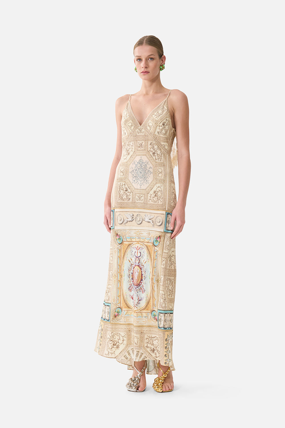 ROBE LONGUE EN BIAIS À COL V ET VOLANTS DOS AIMÉ PAR LES FEMMES CHIC