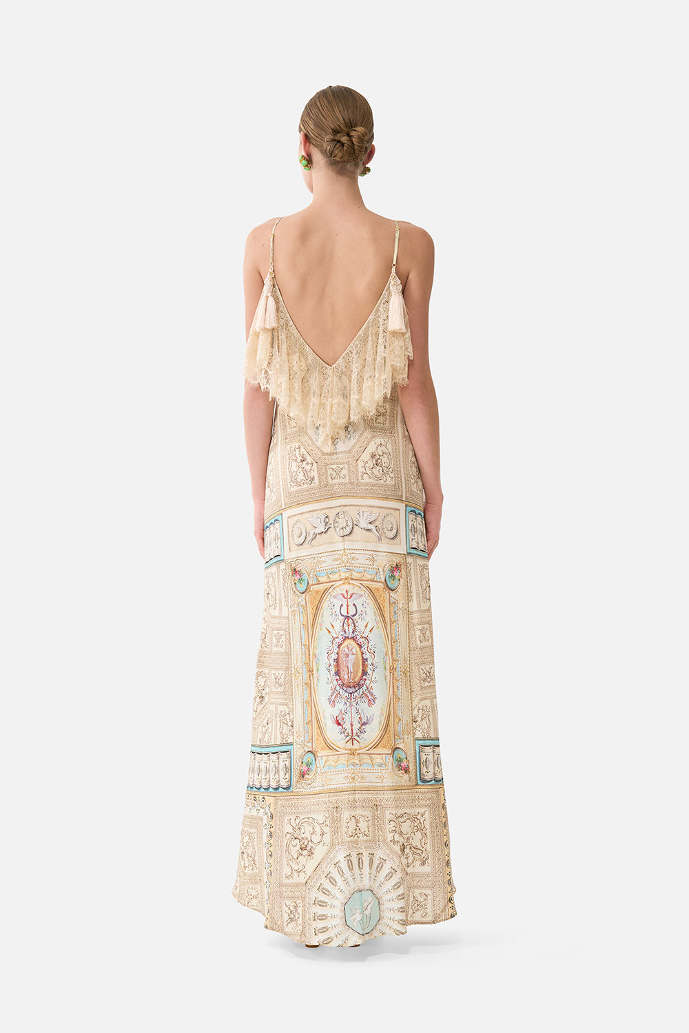ROBE LONGUE EN BIAIS À COL V ET VOLANTS DOS AIMÉ PAR LES FEMMES CHIC