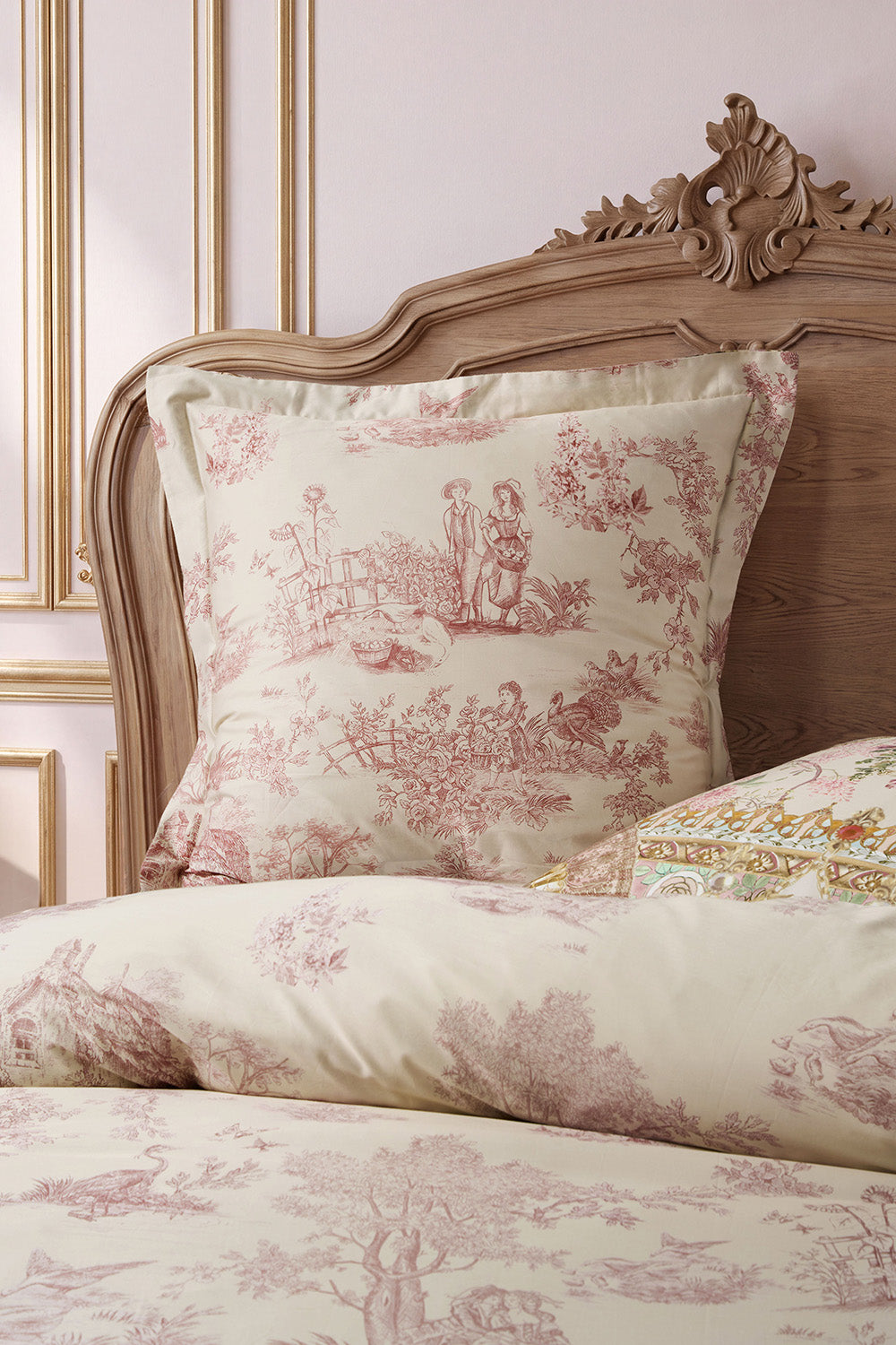 EUROPEAN PILLOWCASE IN THE NAME OF NOUVEAU