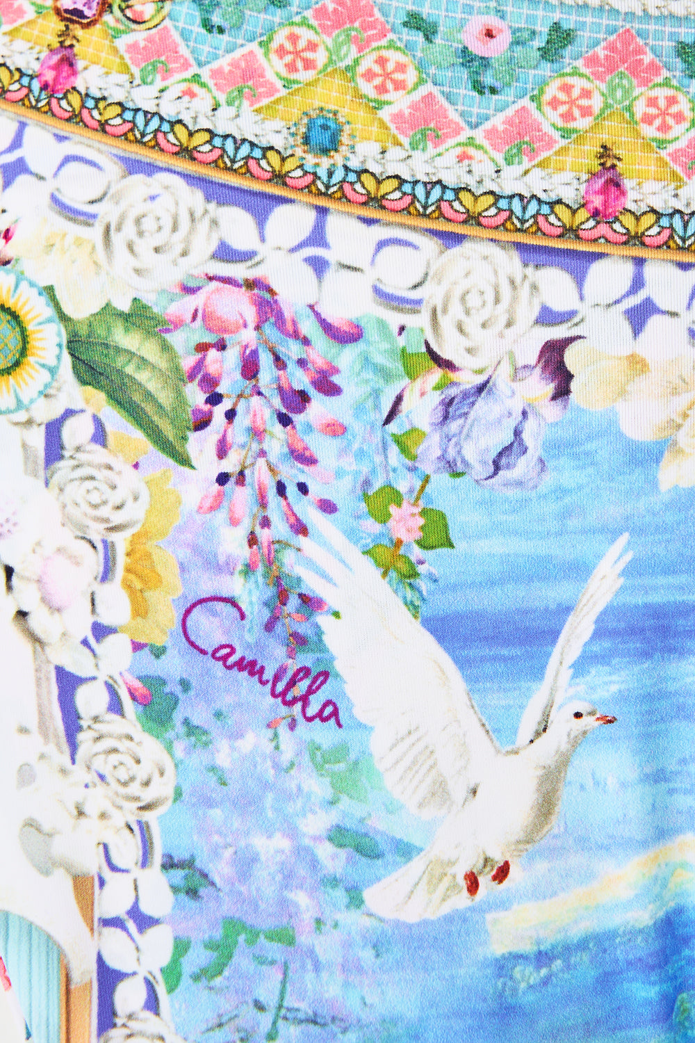 The CAMILLA V NECK BATWING KAFTAN DE NADA GRANADA in our  print.