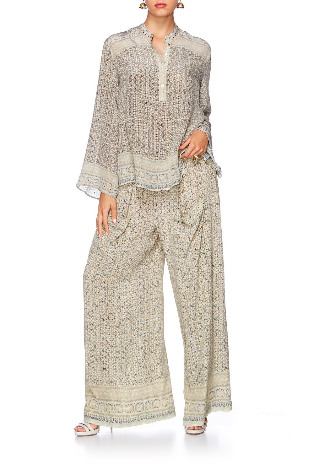 THREADED UNION WIDE SLEEVE BUTTON UP BLOUSE