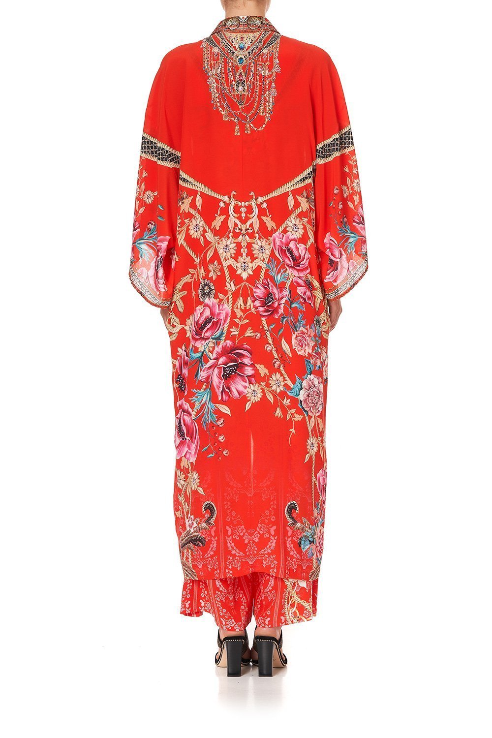 KIMONO COAT AND THE QUEEN WORE RED