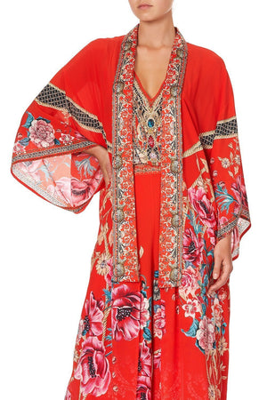 KIMONO COAT AND THE QUEEN WORE RED