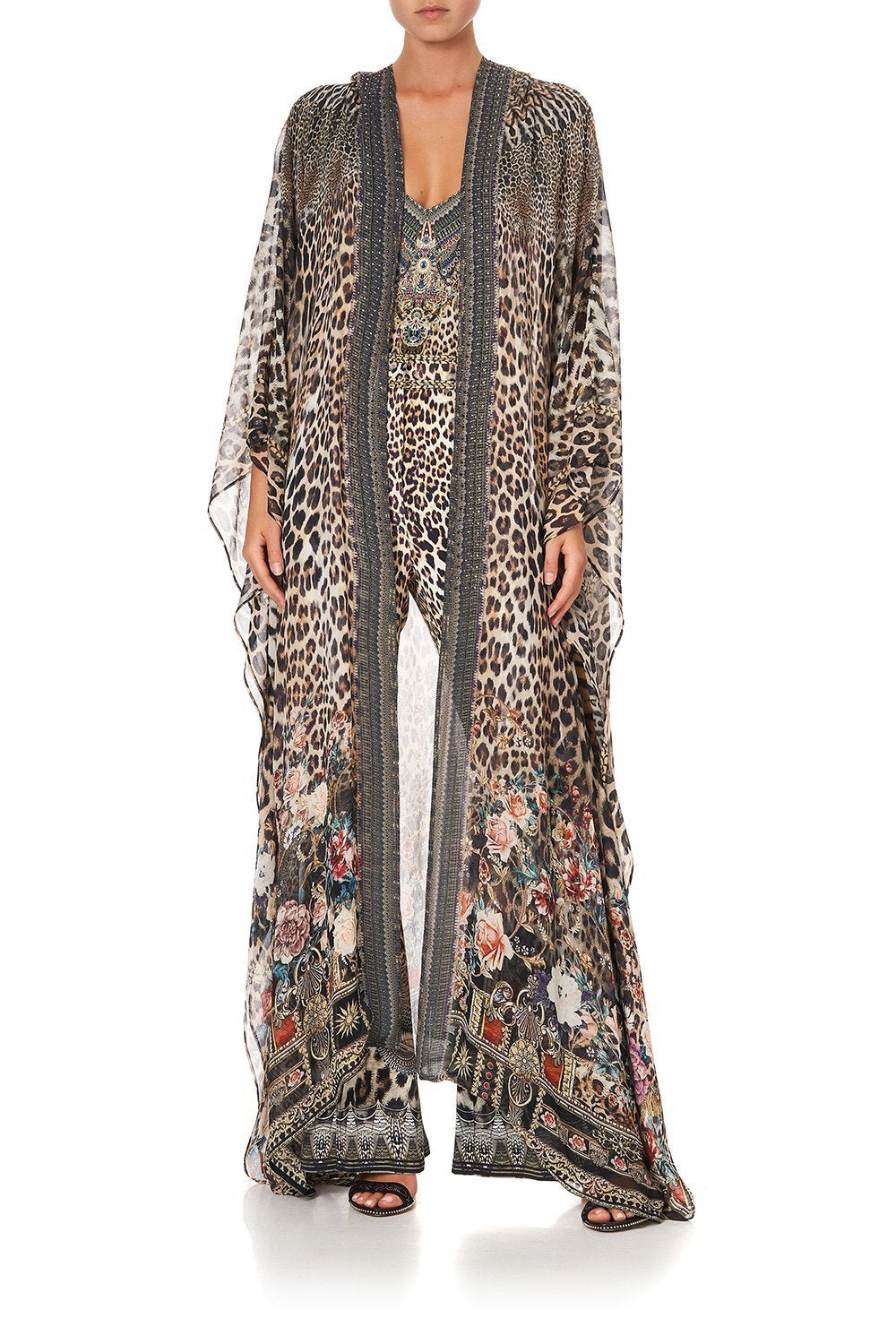 OVERSIZED ROBE CALL OF THE CATHEDRAL